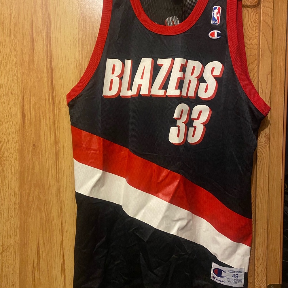 Men’s XL size 48–Scottie Pippen blazers jersey, Brand- Champion
